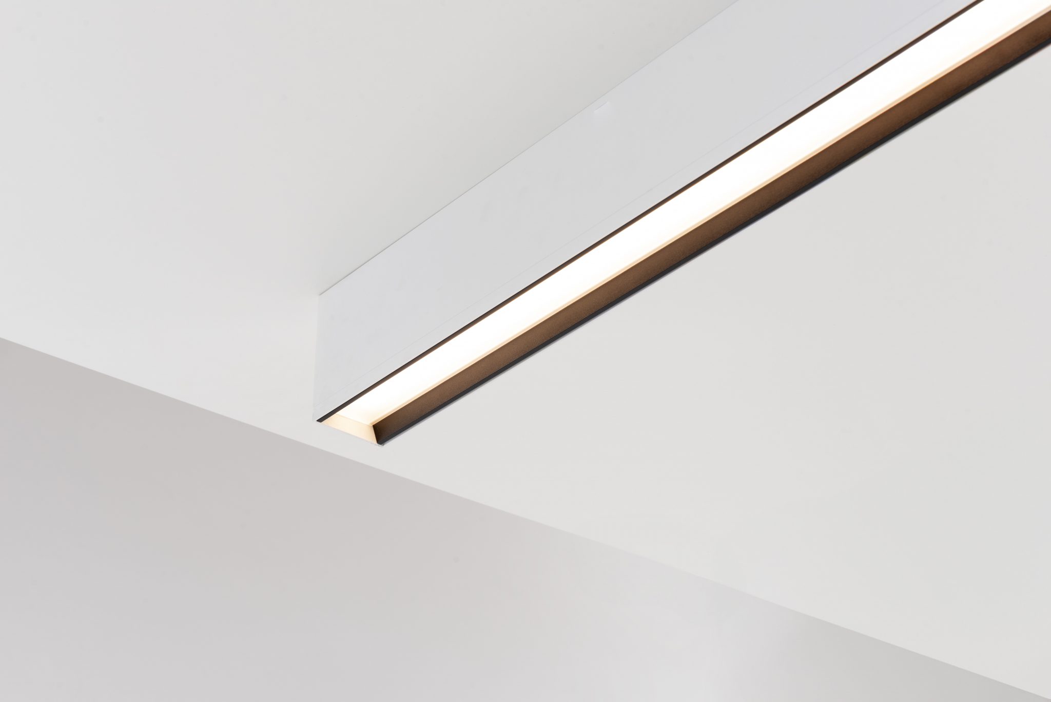 Recuo Luminária Slim com Recuo de Sobrepor | Luxion